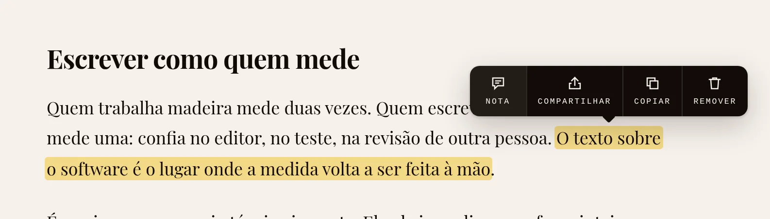 O mesmo trecho marcado em amarelo-palha, de cantos levemente arredondados, com as ações da marcação acima: nota, compartilhar, copiar, remover.